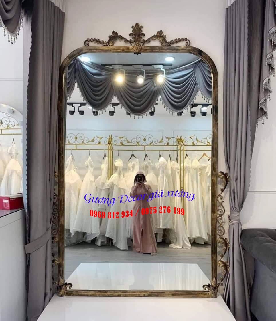 Gương khung viền thép cho ảnh viện áo cưới