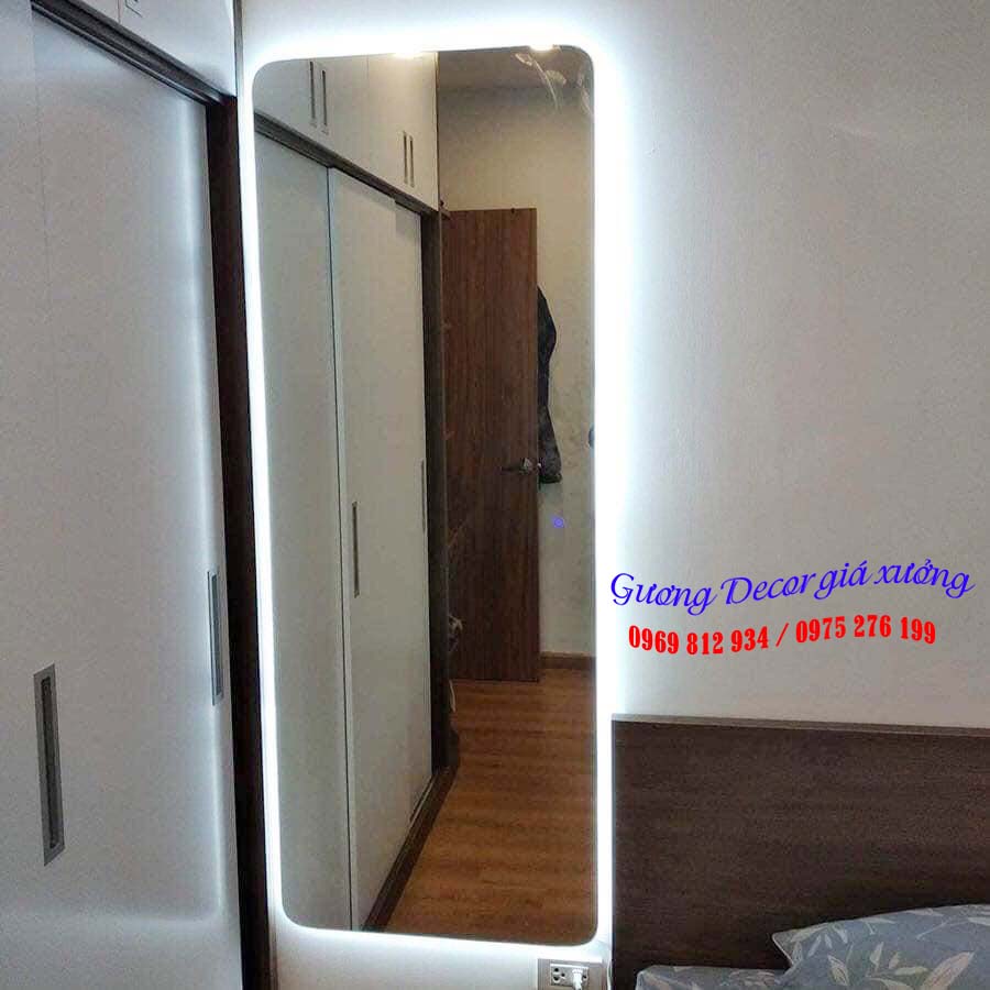 Gương hậu led phòng ngủ